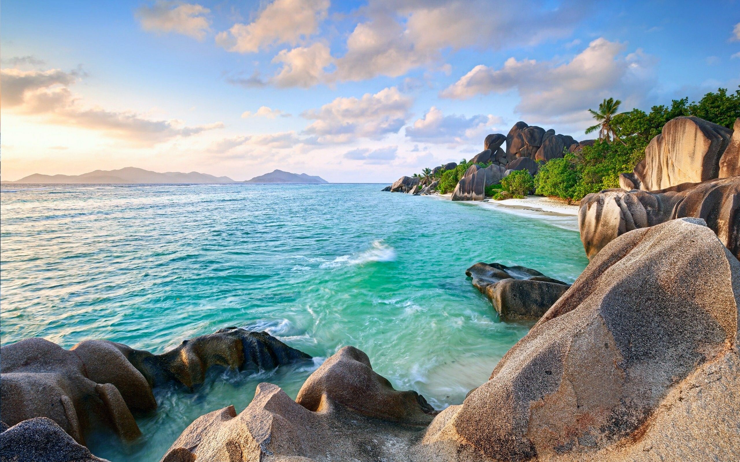 2560x1600 Island Wallpaper