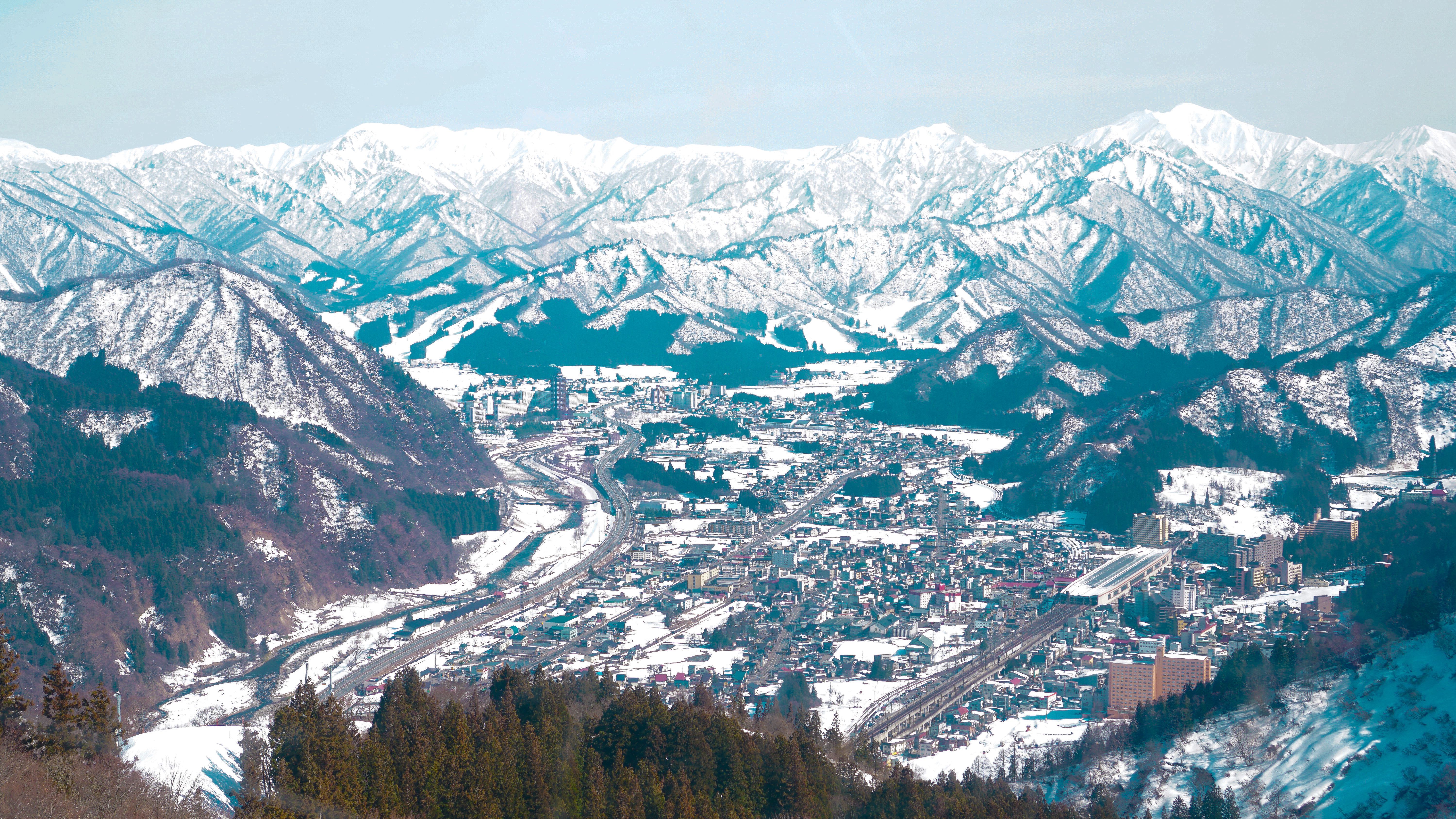 6000x3376 Snowy Winter Landscape in Yuzawa, Niigata, Japan · Free