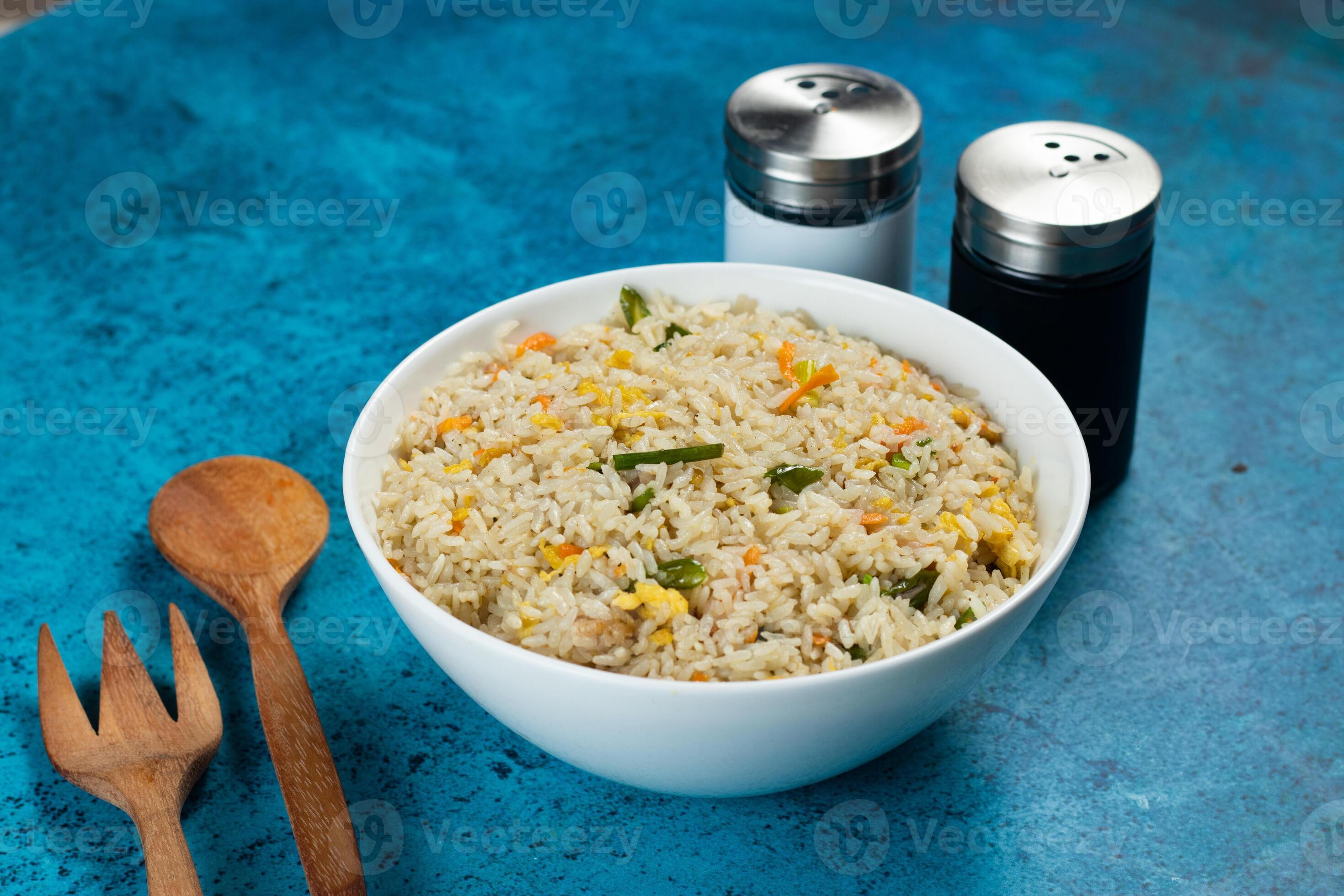 2940x1960 Egg Fried Rice served in a dish isolated on background side view of chinese food