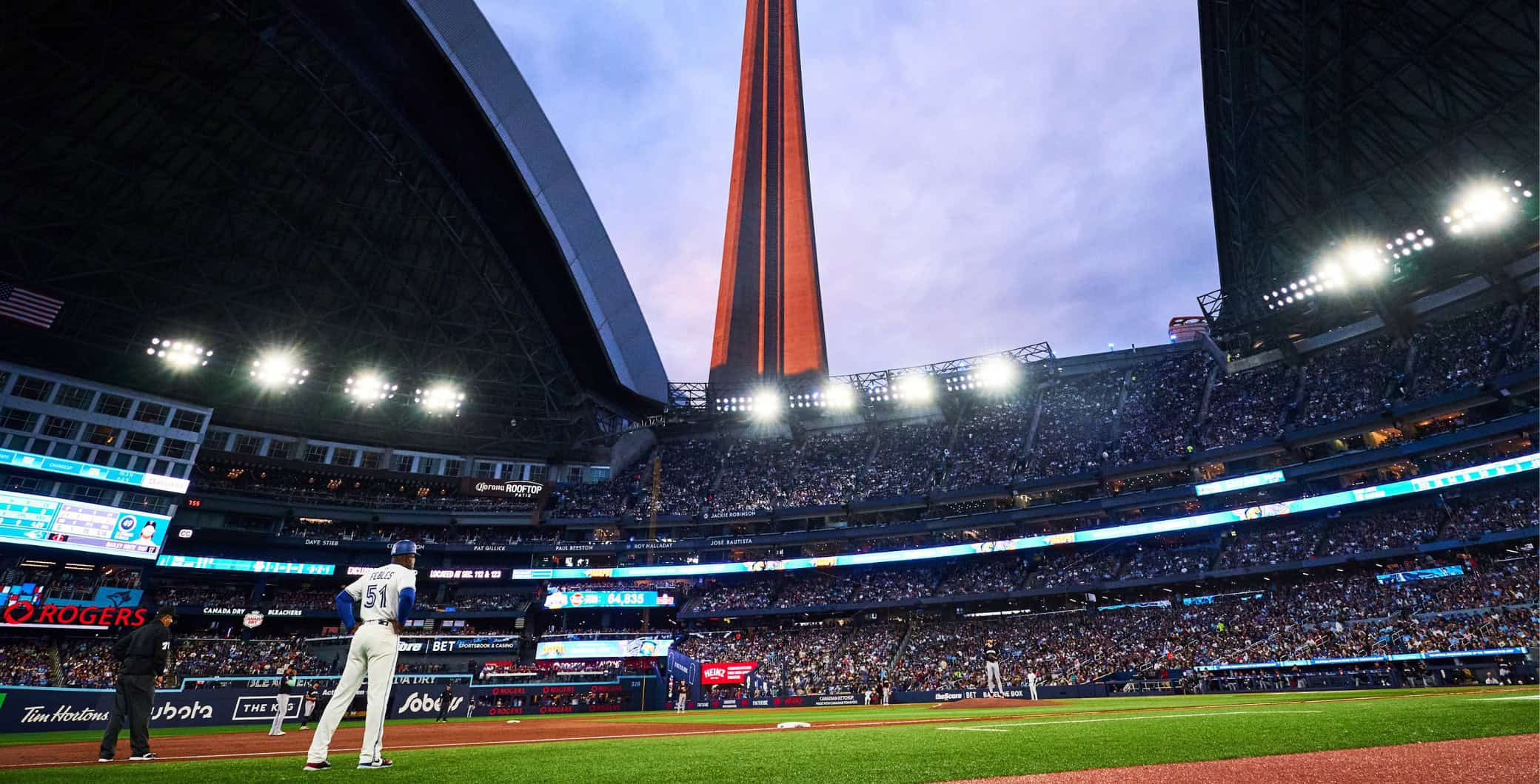 2080x1060 Should be closed, ' Toronto Blue Jays fans divided over Rogers Centre roof being open for ALDS Game 1