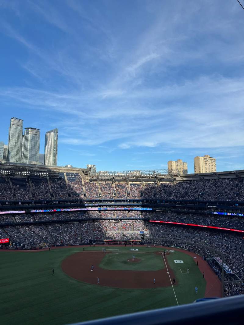 800x1066 Photos of the toronto blue jays at Rogers Centre