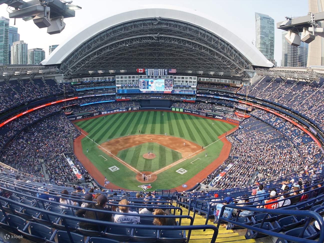 1295x971 Toronto Blue Jays Baseball Game at Rogers Centre