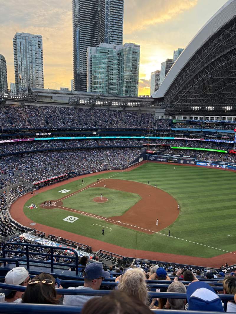 800x1066 Photos at Rogers Centre