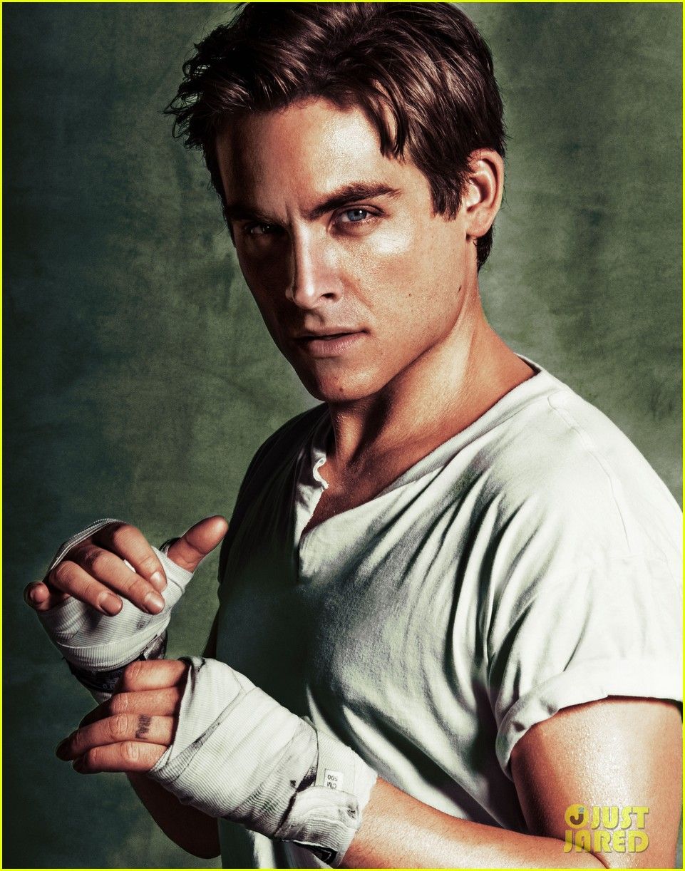 961x1222 Kevin Zegers photohoot with Just Jared