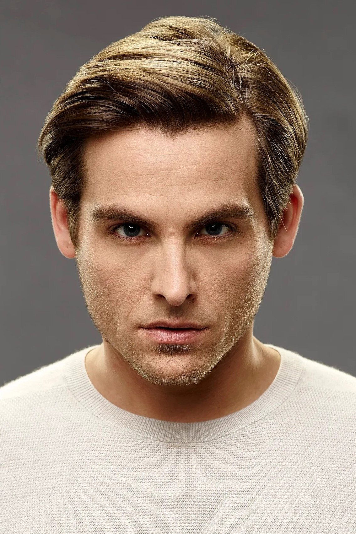 1134x1701 Kevin Zegers Image