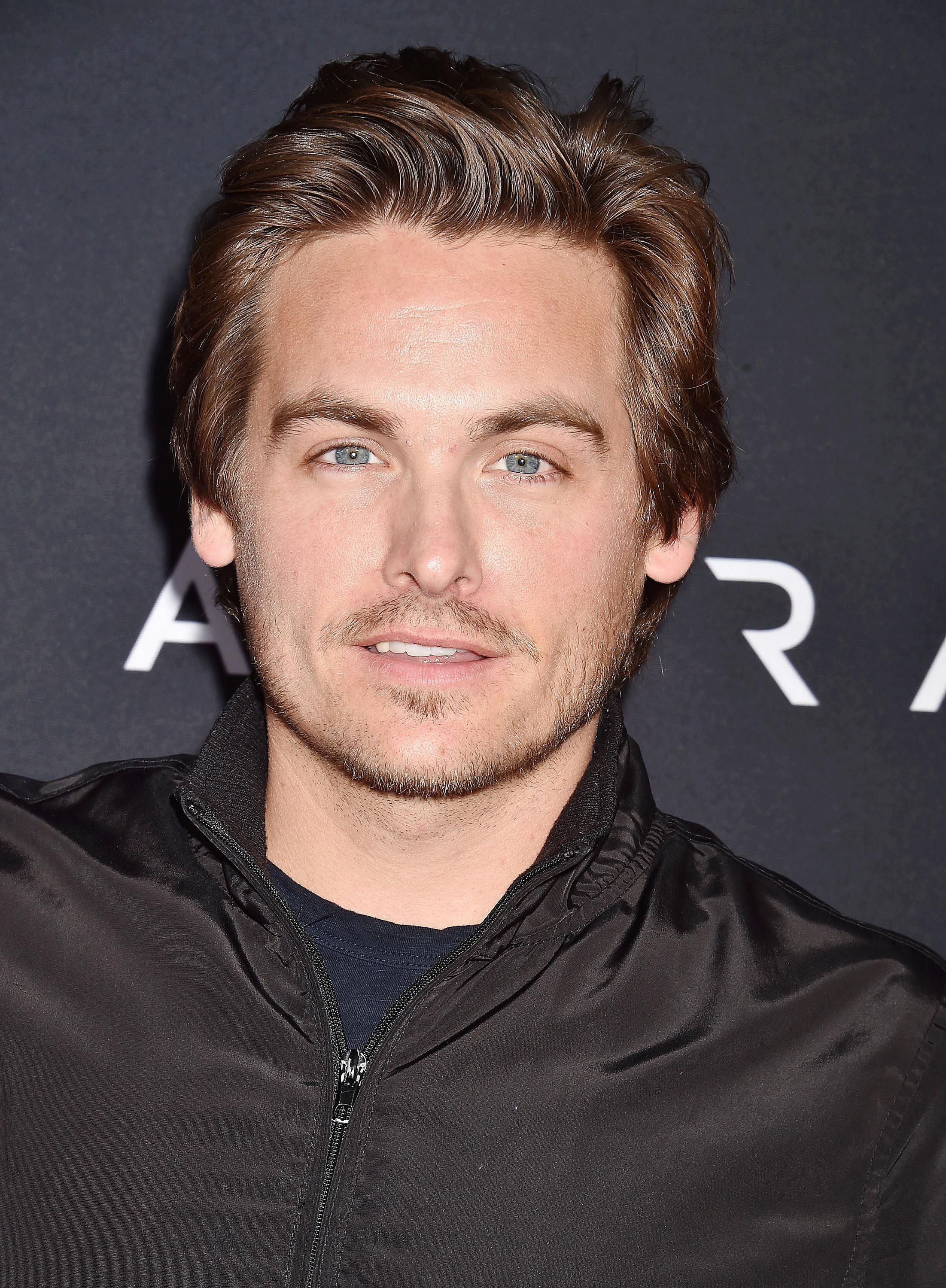2203x3000 Kevin Zegers