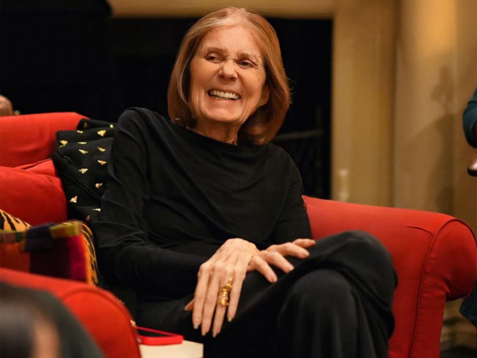 1600x1200 Feminist icon, journalist Gloria Steinem passes away