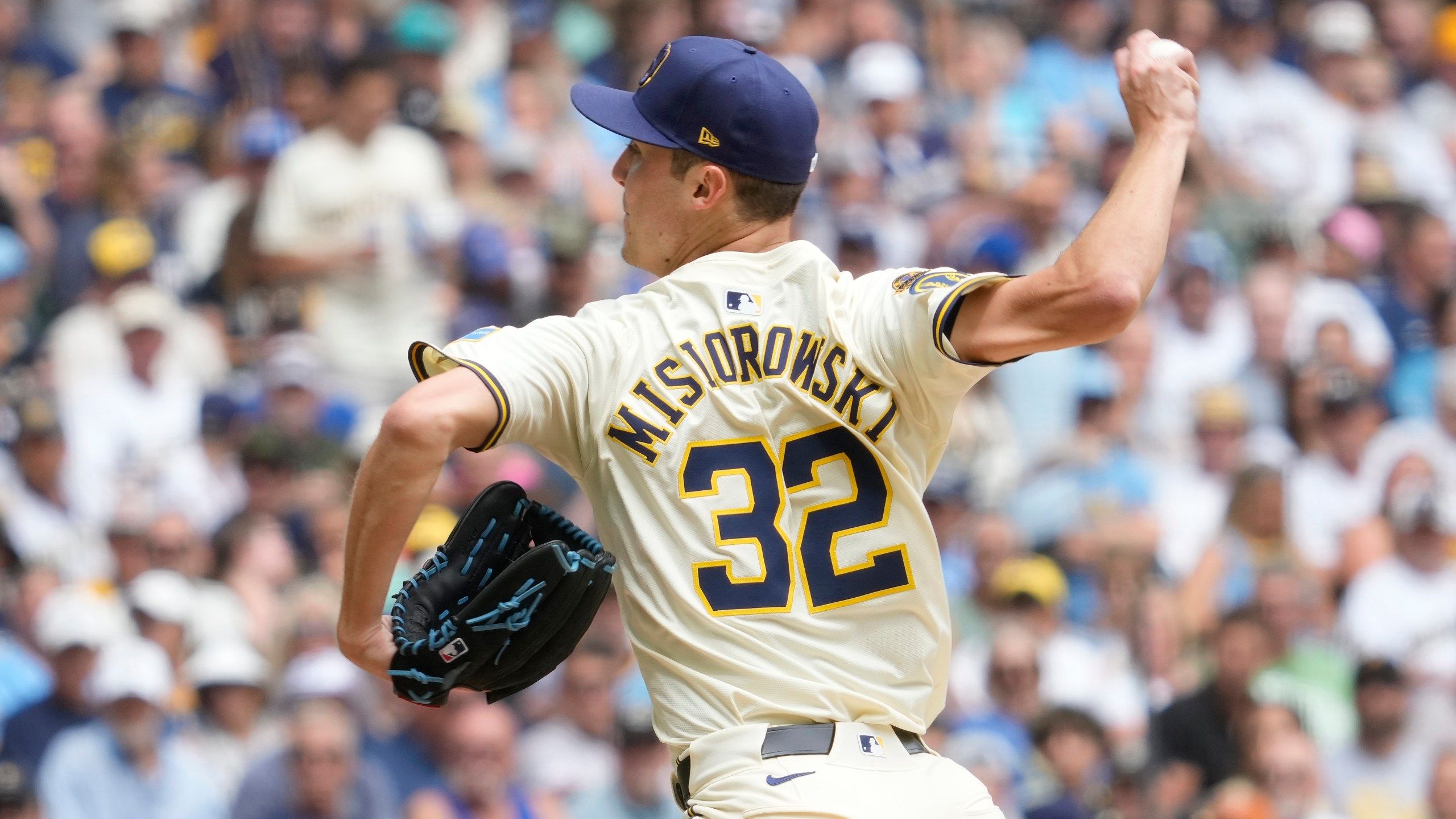 2560x1440 Misiorowski Outduels Skenes In Matchup Of Young NL Pitching Phenoms As Brewers Top Pirates 4 2