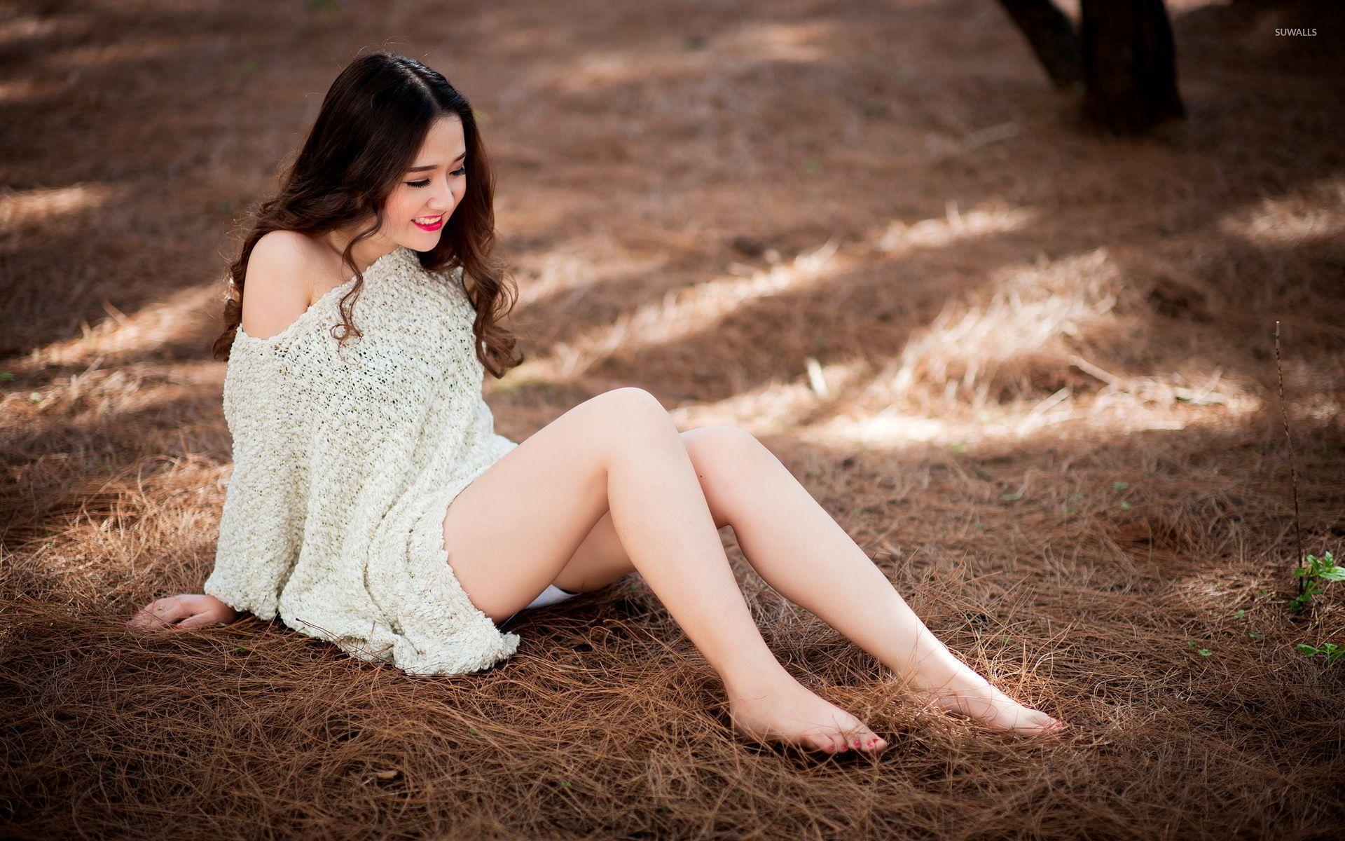 1920x1200 Model in a white seater sitting on the floor wallpaper wallpaper