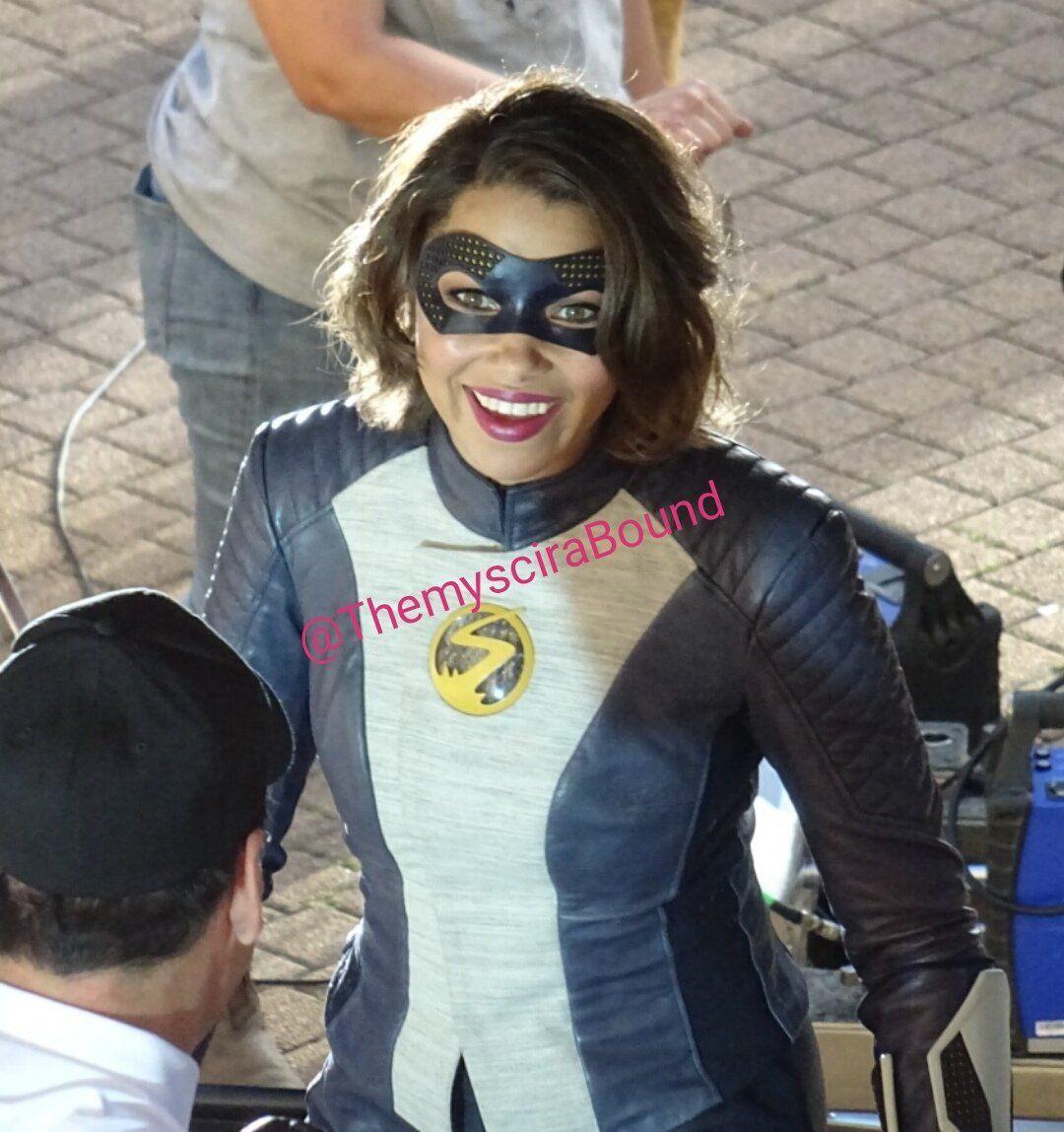 1080x1149 JRae on Twitter. Female speedster, Jessica parker kennedy, Flash tv series