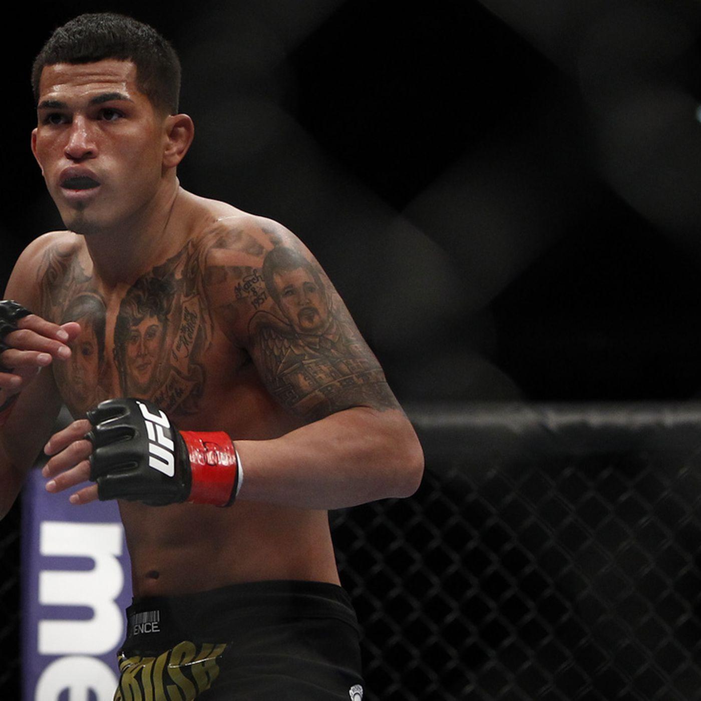 1400x1400 UFC 164 results: Anthony Pettis submits Ben Henderson, wins UFC lightweight title