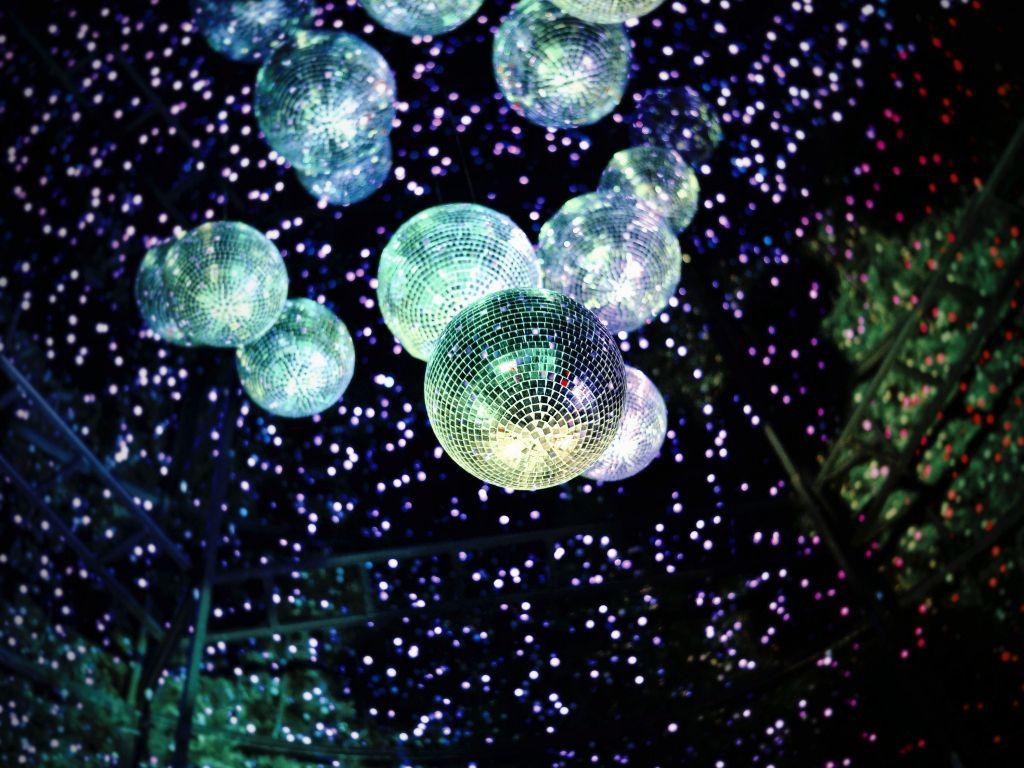 1024x768 Desktop wallpaper disco ball, glitter, party lights, dark, HD image, picture, background, 387095