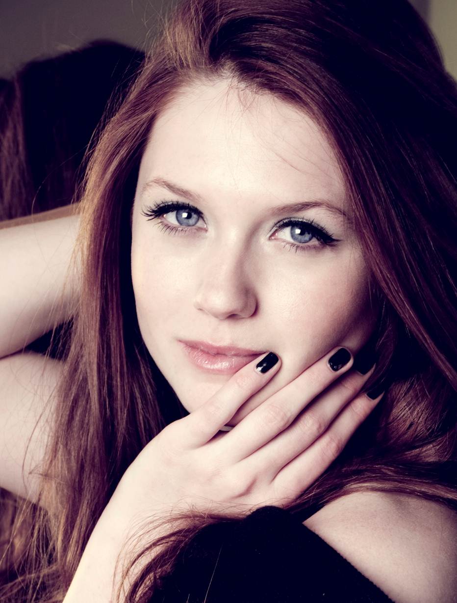 932x1228 Bonnie Wright Wallpaper