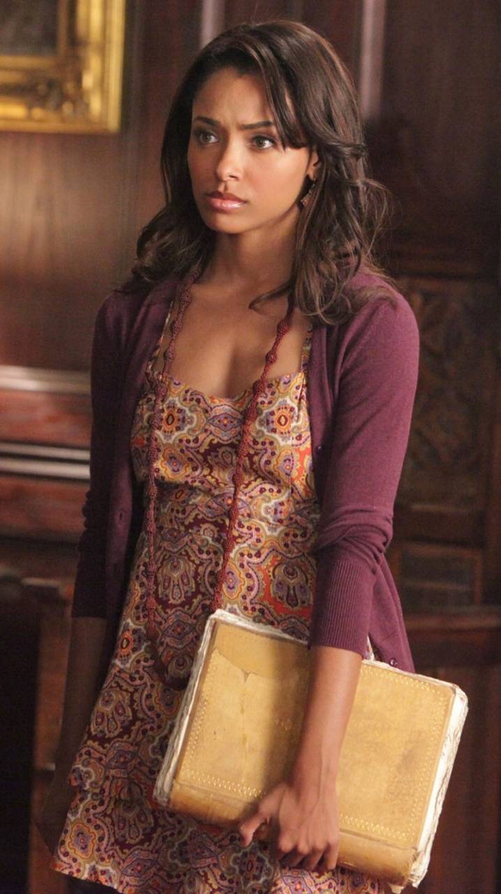 718x1280 Bonnie Bennett wallpaper