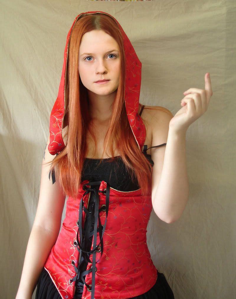 800x1012 Bonnie Wright wallpaper