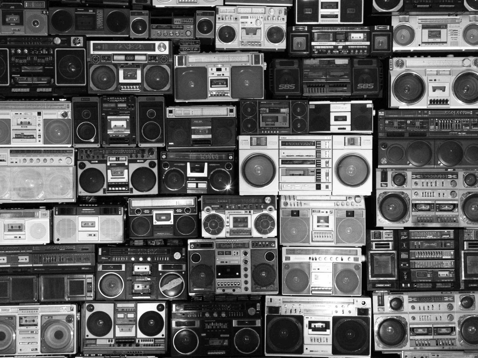 1600x1200 Electro Retro Ghetto House and Techno