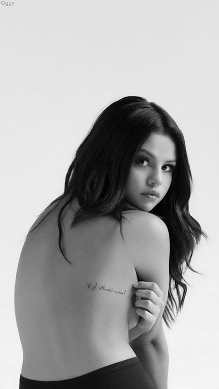 720x1280 Selena Gomez Revival Wallpaper