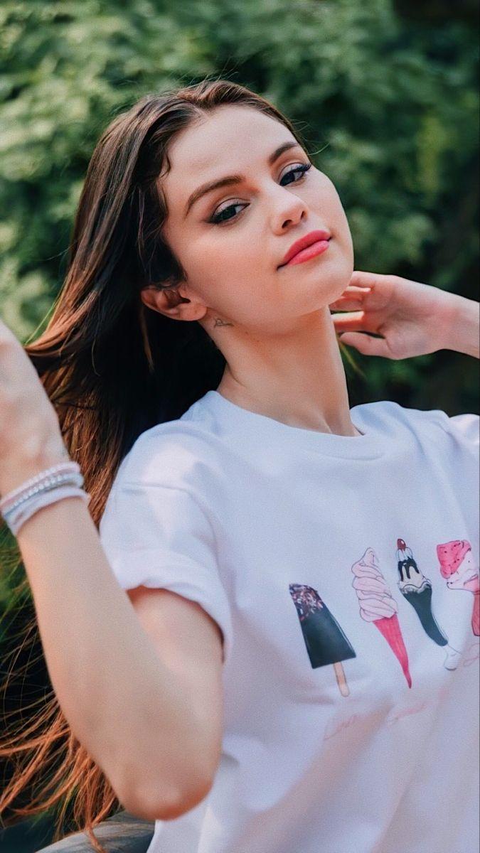 675x1200 Selena Gomez. Wallpaper. Selena gomez wallpaper, Selena gomez cute, Selena gomez