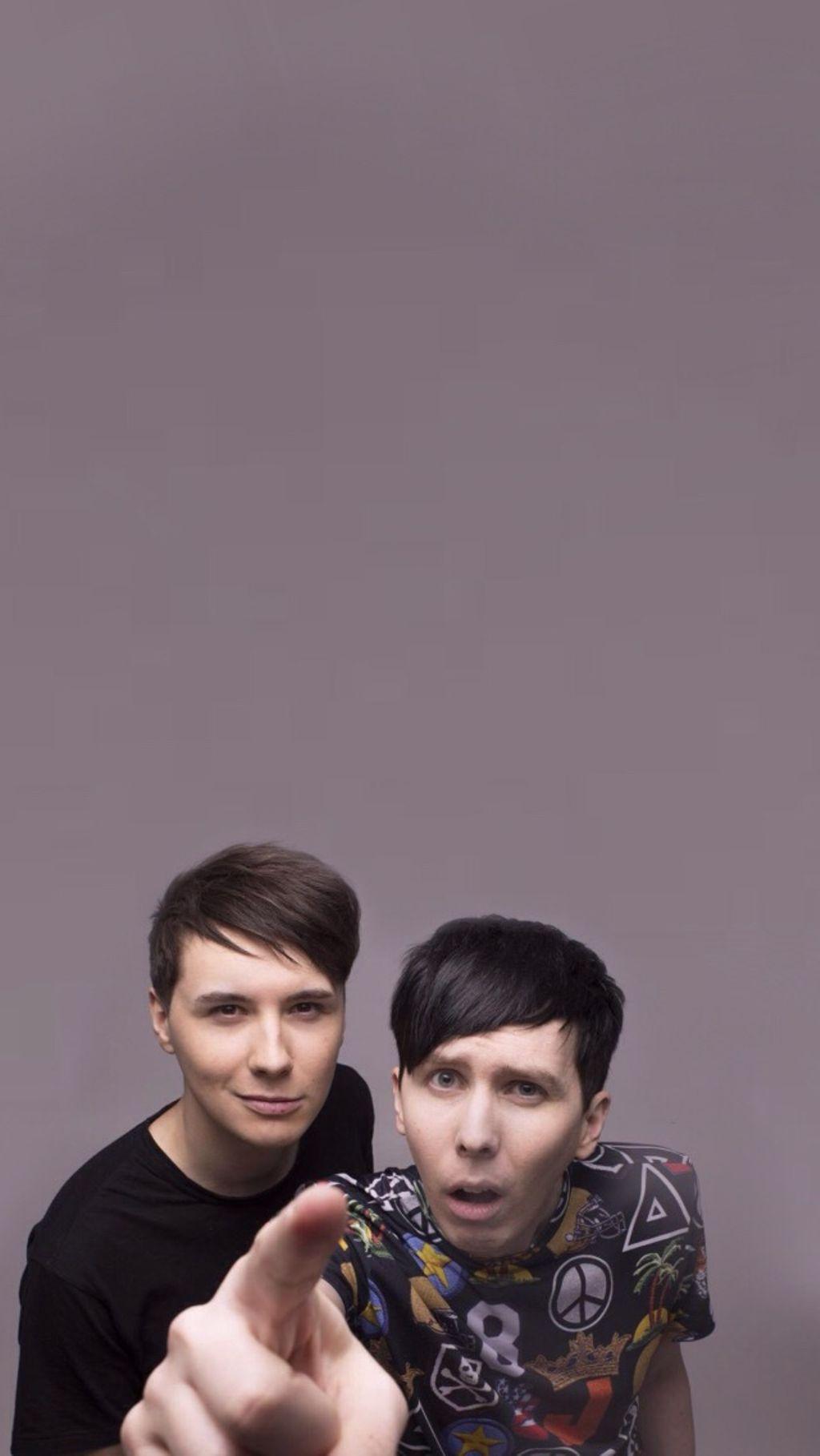1024x1818 Dan Howell Wallpaper