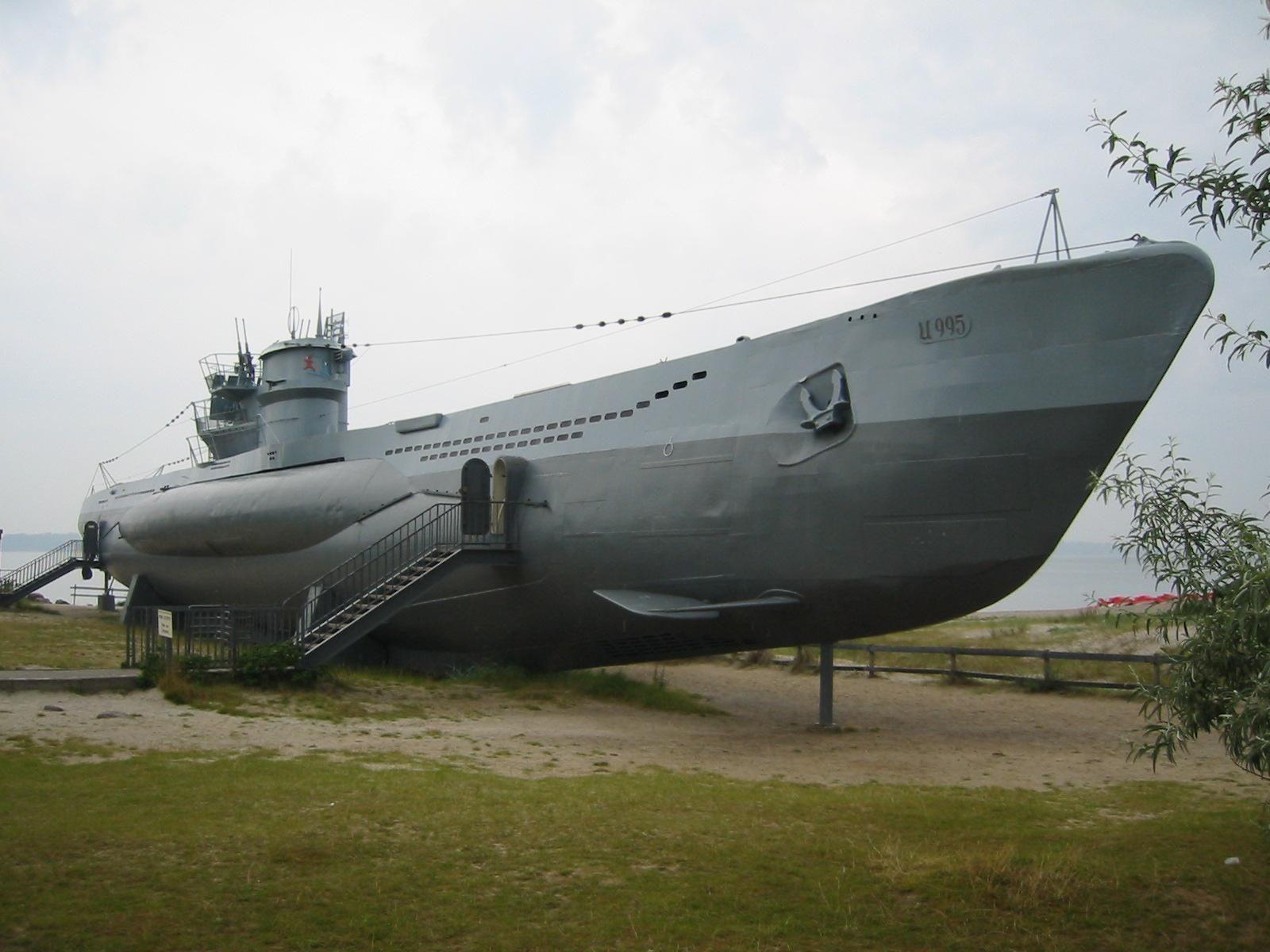 1600x1200 Submarine! The ultimate bugOut hideout place? Deep under water. Pontoon boat, Abandoned ships, Boat
