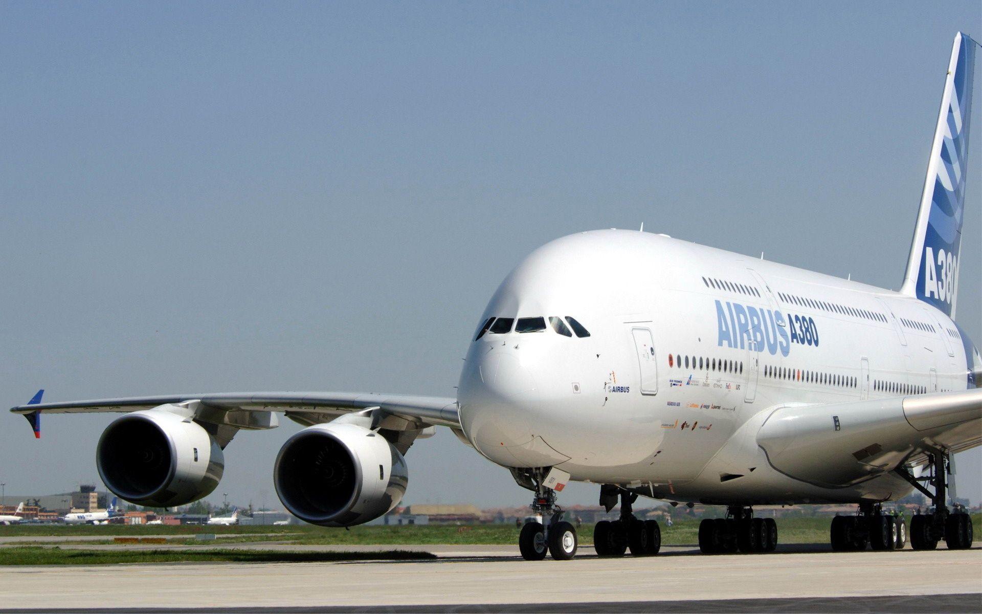 1920x1200 Airbus A380 Wallpaper's Largest Airplane Airbus A380 Wallpaper & Background Download