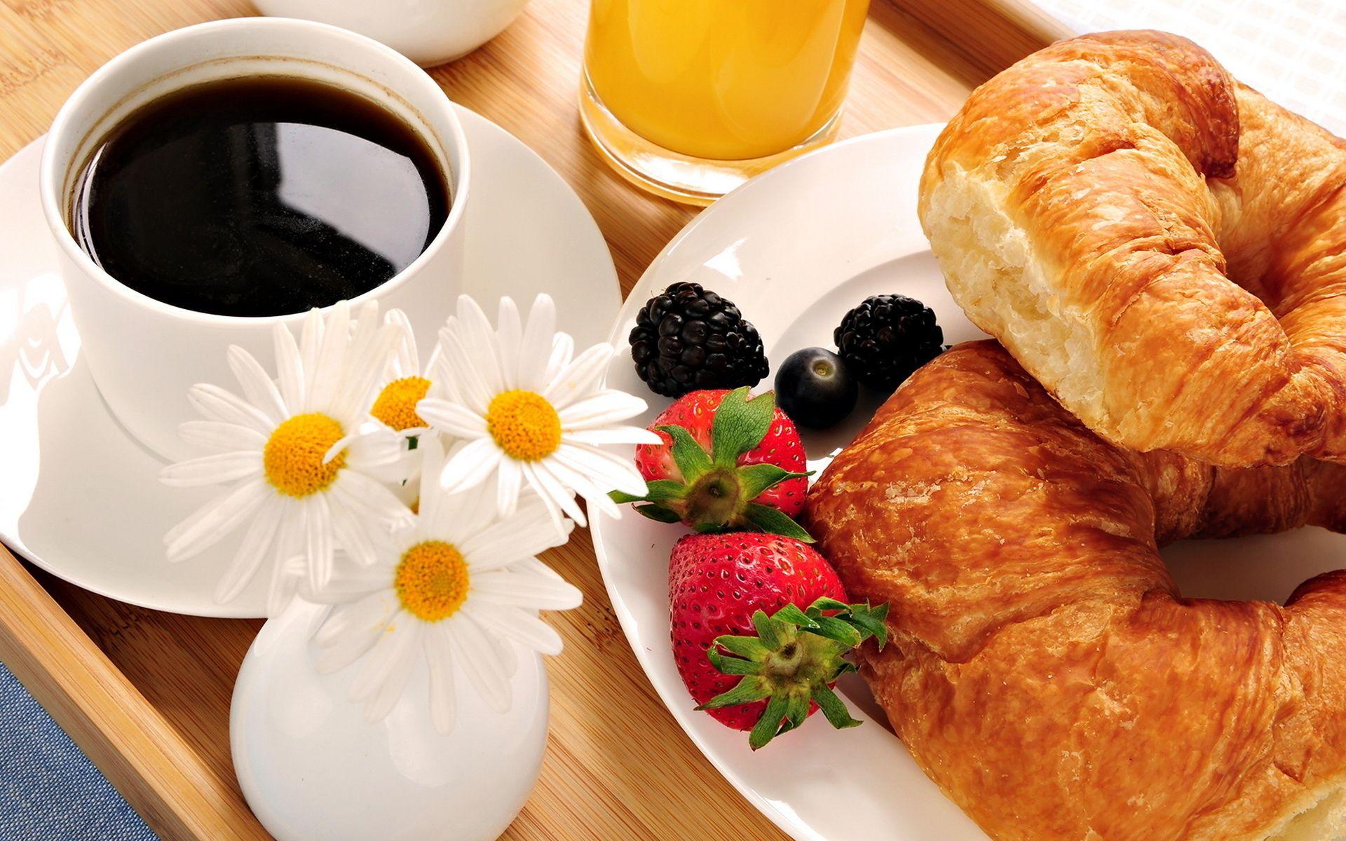 1920x1200 Breakfast in Bed, Coffee, Orange Juice and Croissants