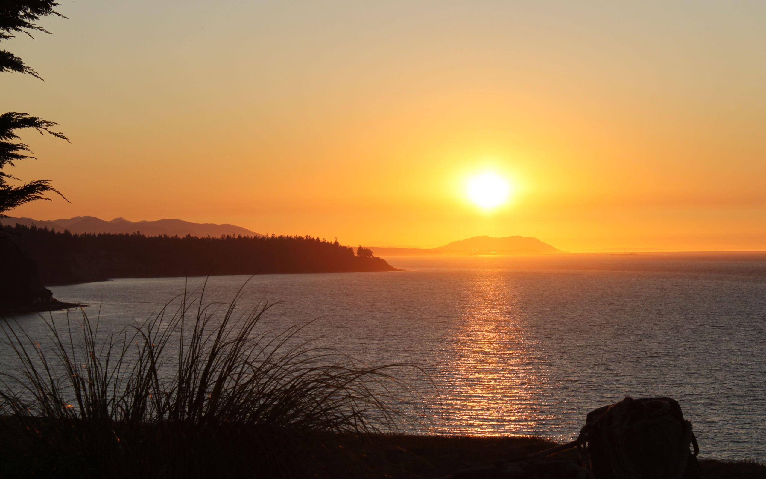 2560x1600 Sunset At Sea Cliff Gardens Bed & Breakfast :