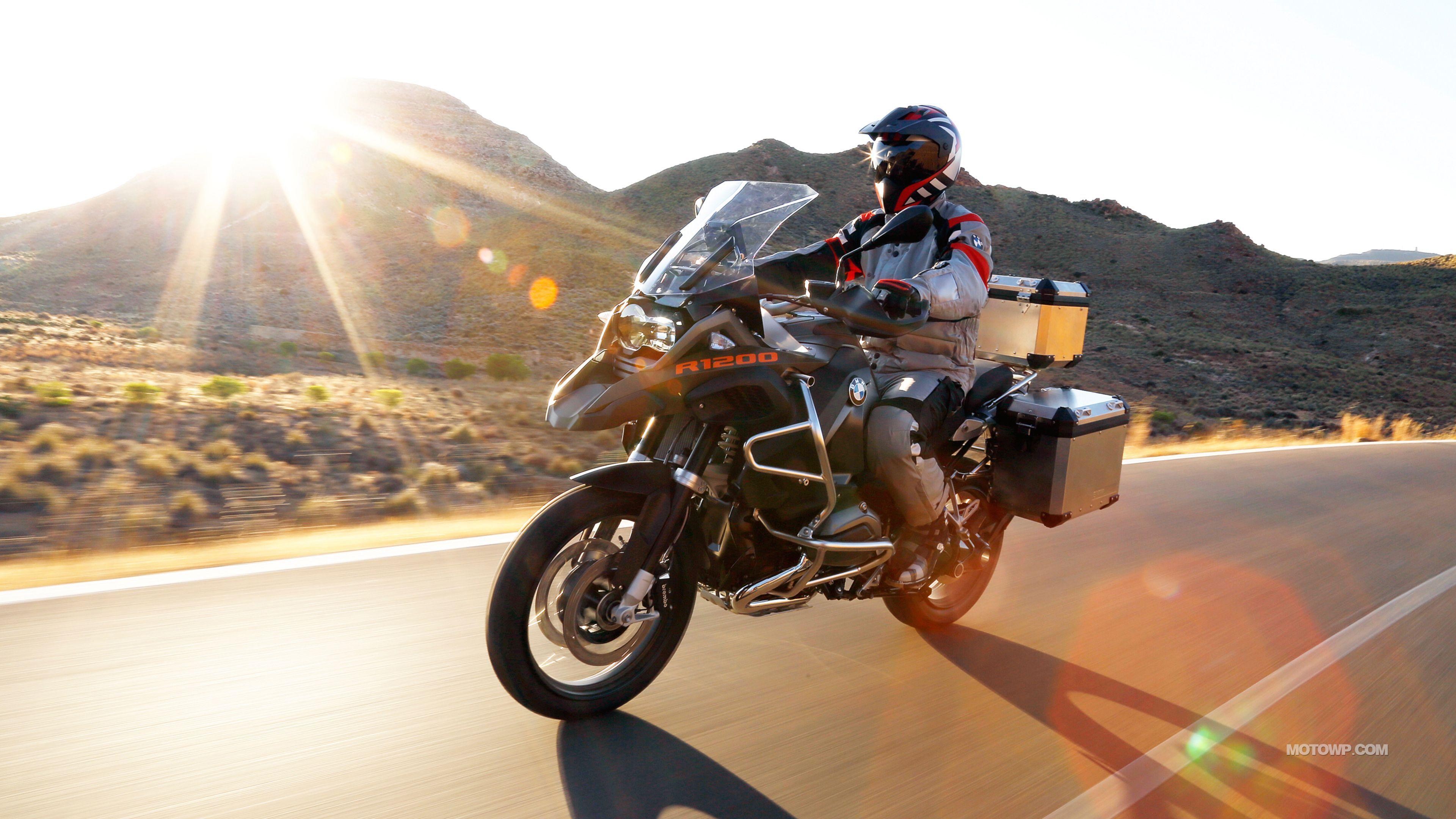 3840x2160 BMW Motorcycle Wallpaper
