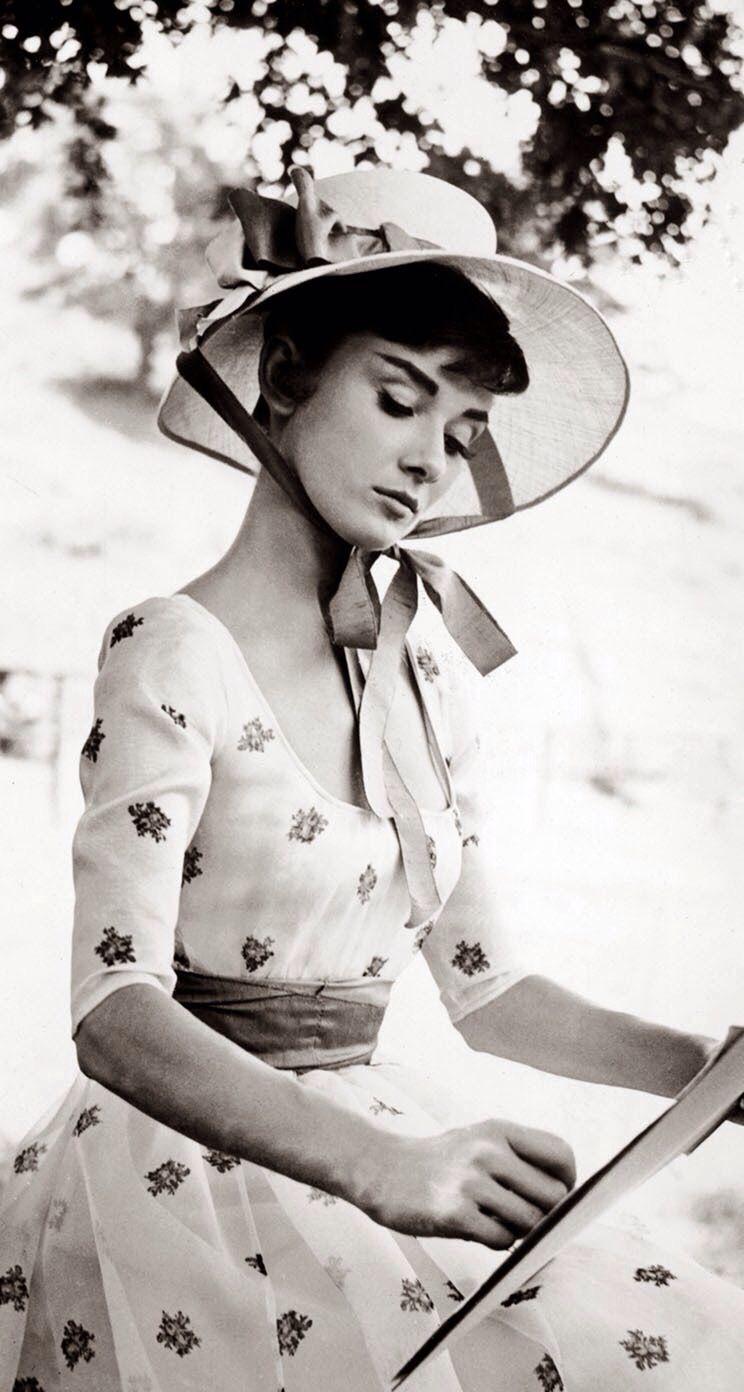 744x1392 Audrey hepburn. Audrey hepburn picture, Audrey hepburn photo, Audrey hepburn