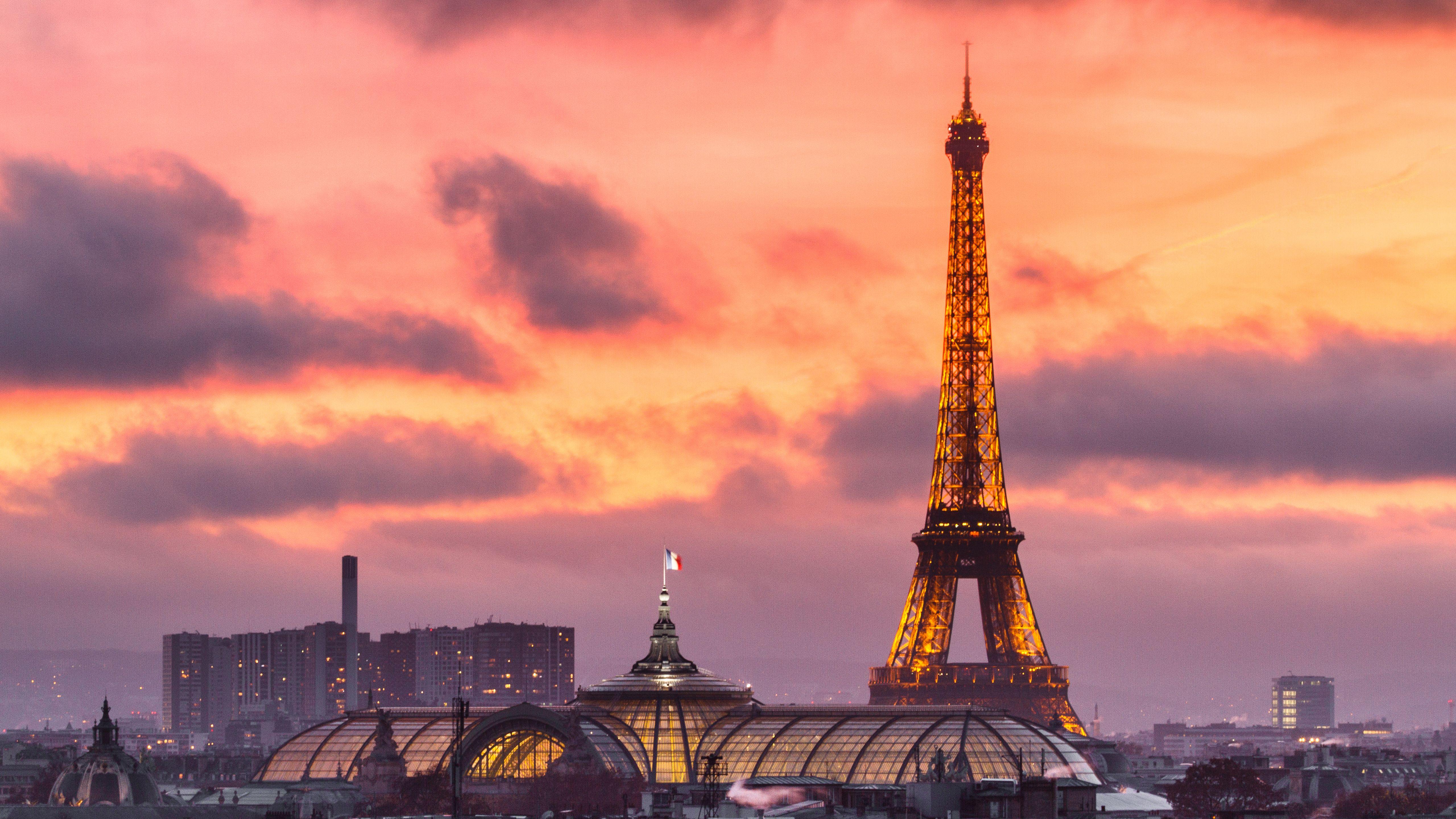 5120x2880 Paris Eiffel Tower With Purple Sky