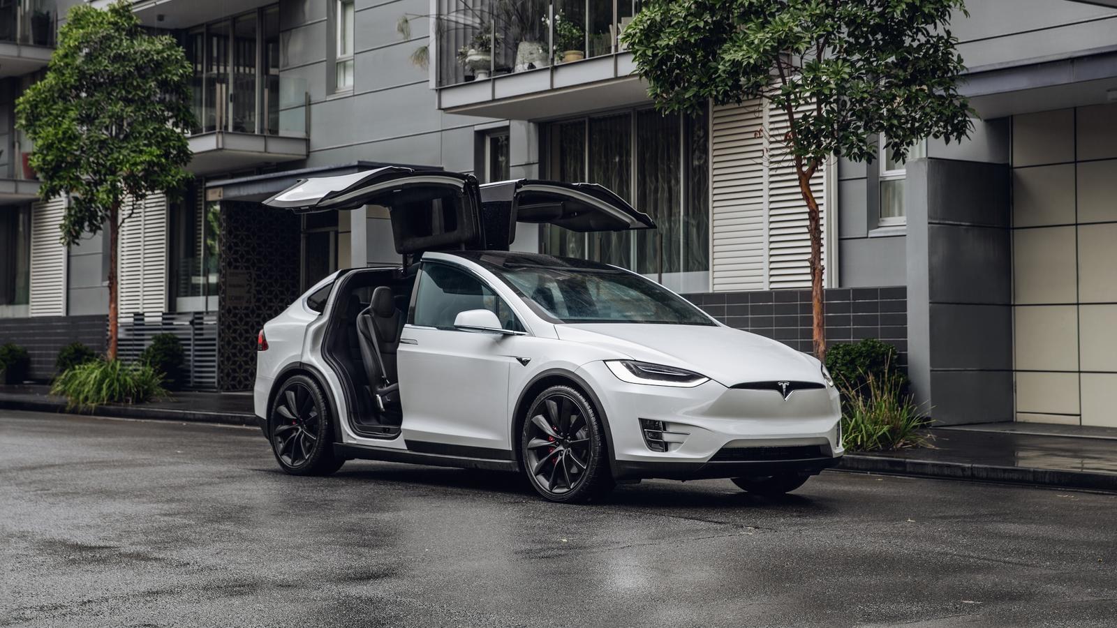 1600x900 Model X Wallpaper