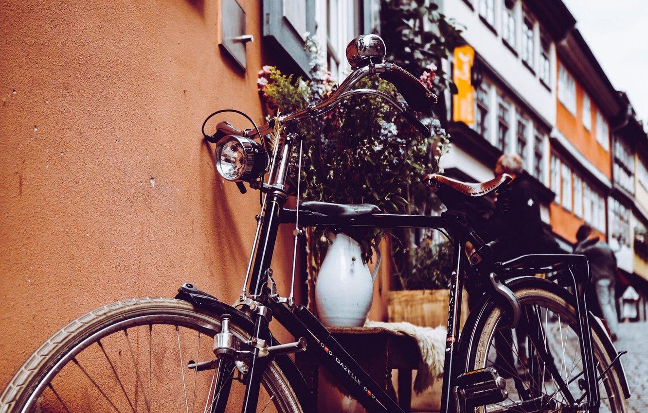 1332x850 Wallpaper city, wallpaper, bicycle, vintage, retro, macro, buildings, blurred background, 4k ultra HD background image for desktop, section город