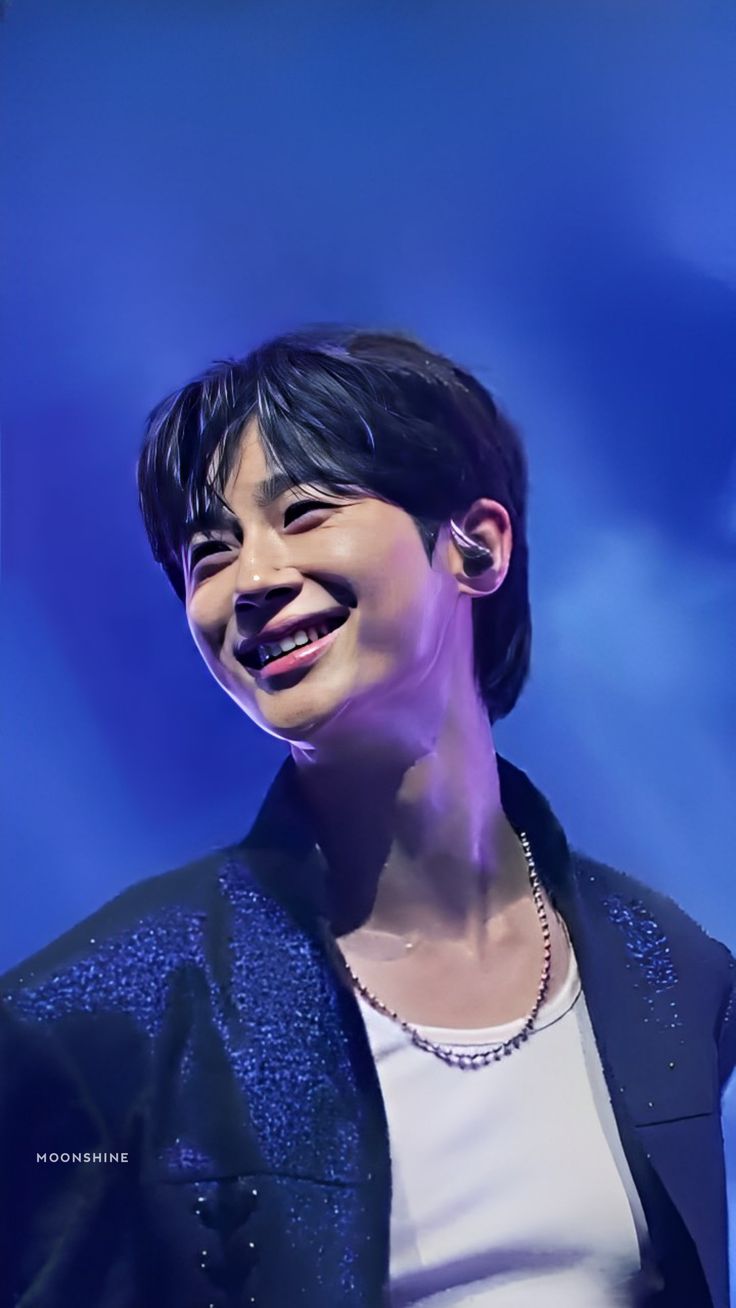 736x1308 Taehyung smiling face. Smile taehyung, V smiling face, Ryu sun jae wallpaper