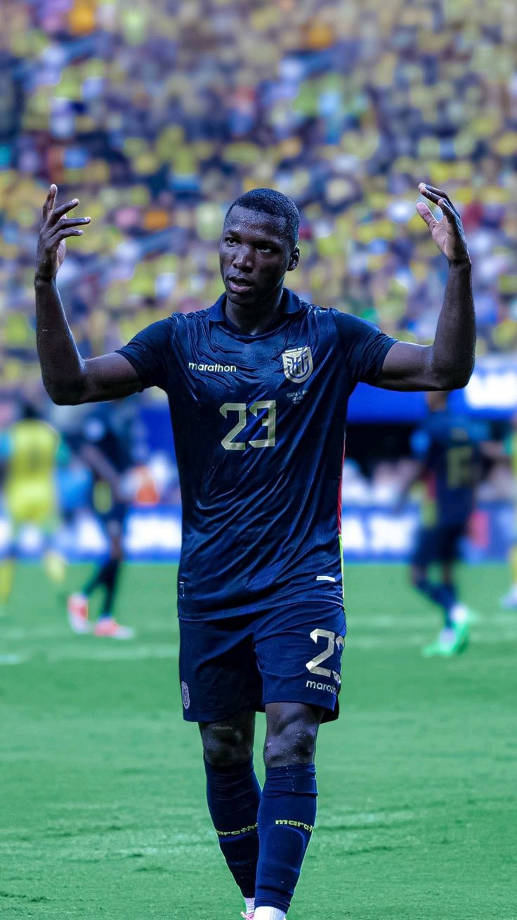 736x1308 Moisés Caicedo