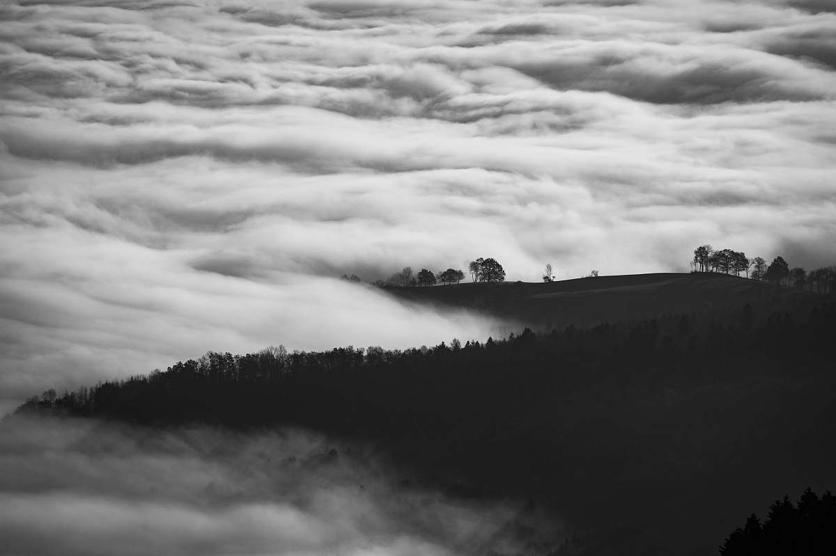 1200x799 Landscape Photo Of Mountain Surrounded With Sea Of Clouds Desktop Wallpaper Image