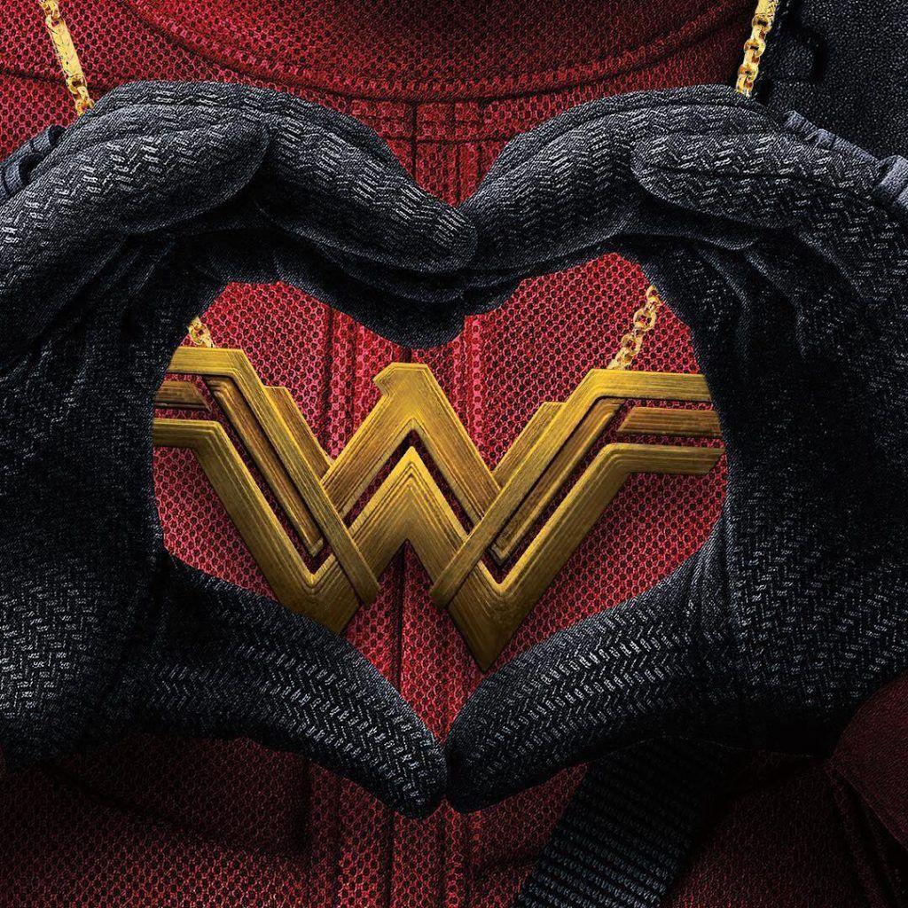 1024x1024 Gal Gadot (Wonder Woman) HD Wallpaper iPhone Free Download