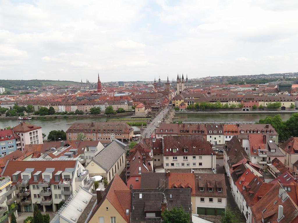 1024x768 Nights in Lively and Historic Würzburg