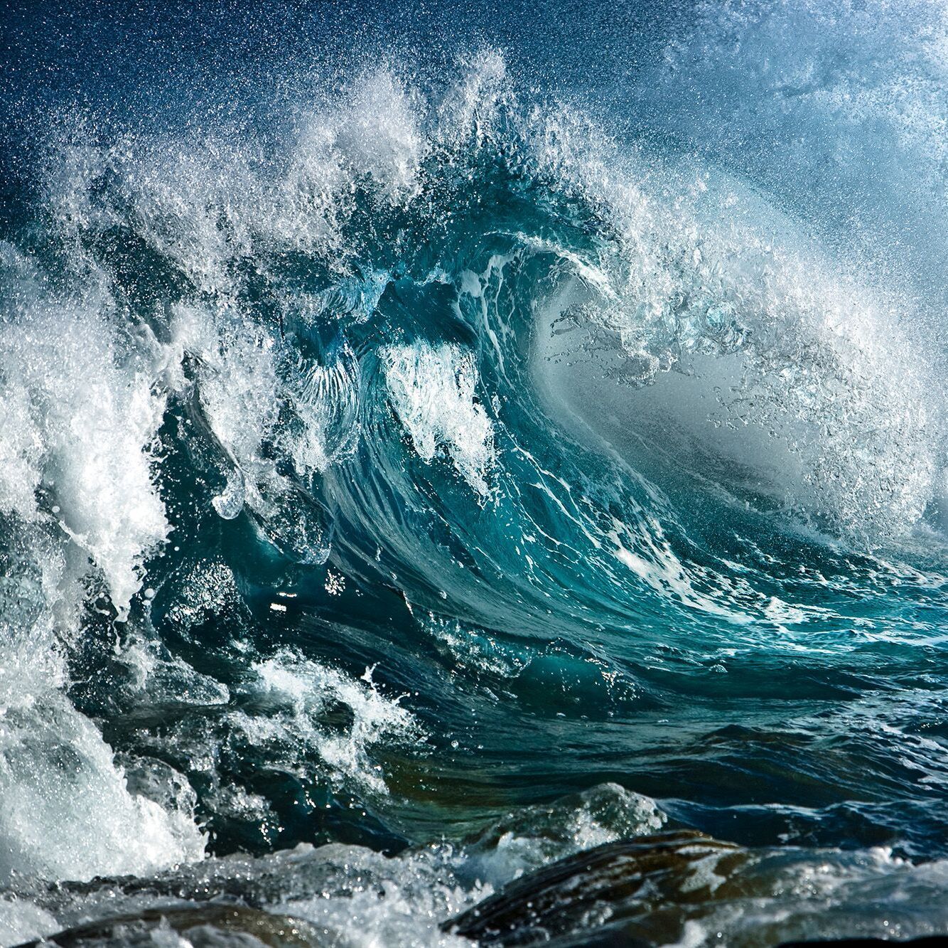 1334x1333 The Ocean Wave Mural Wallpaper (SqM)