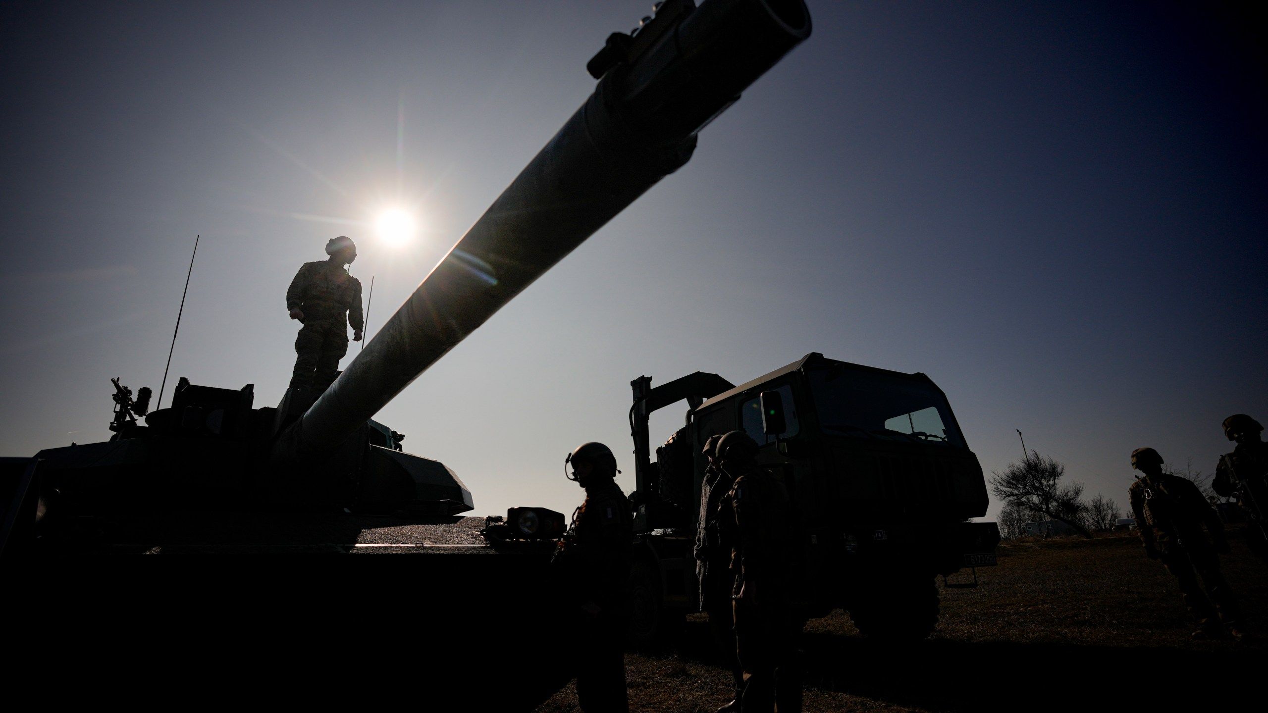 2560x1440 France boosts military spending amid war in Ukraine