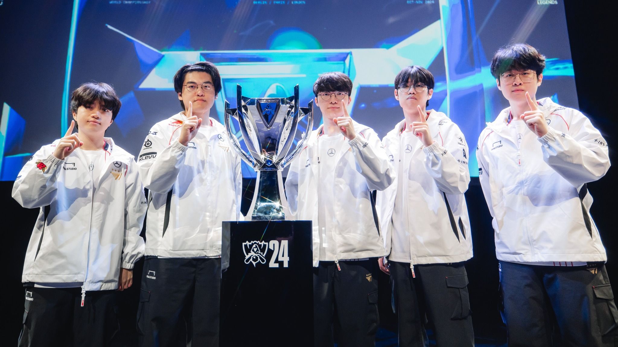2048x1152 Faker, T1 deny Top Esports at Worlds 2025