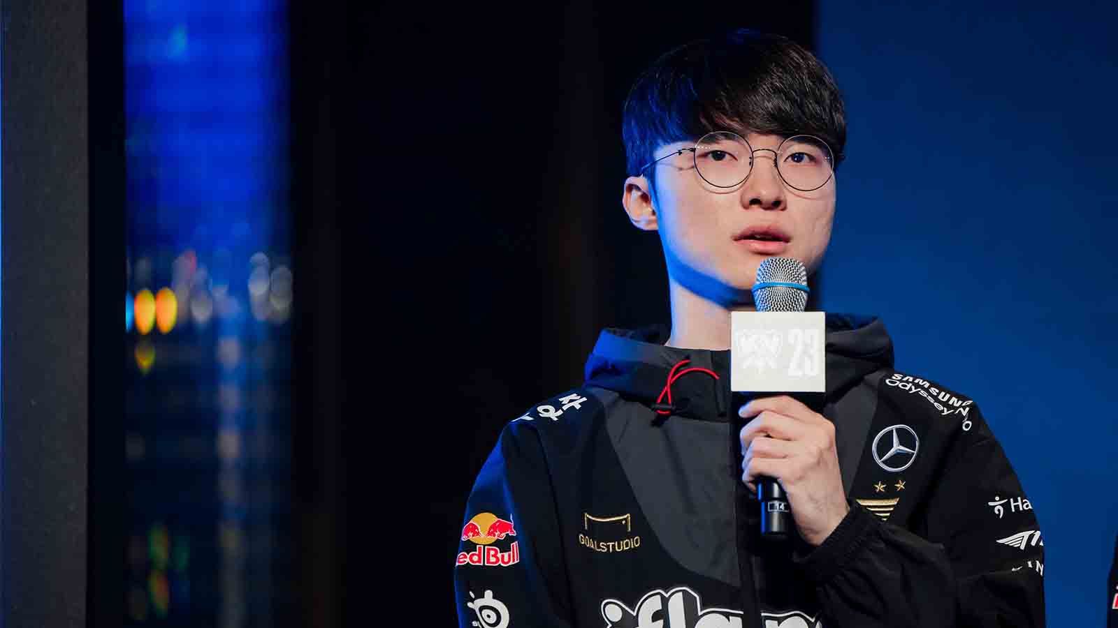 1600x900 T1 Faker explains why he didn't want to do thumbs down pose