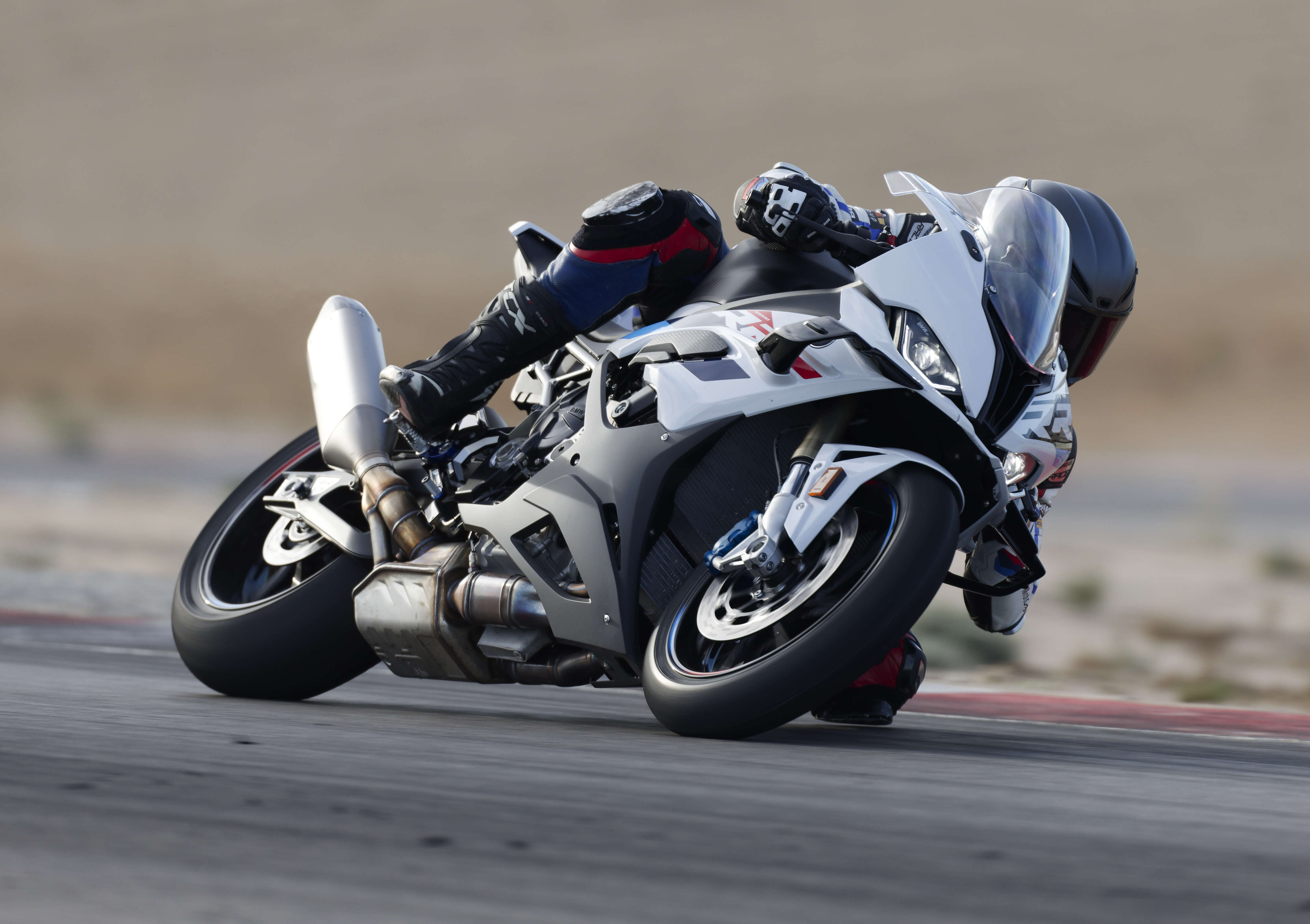 4635x3270 BMW Motorrad S1000RR now in Malaysia, RM500 for Style Passion, RM500 for 'M' Sport
