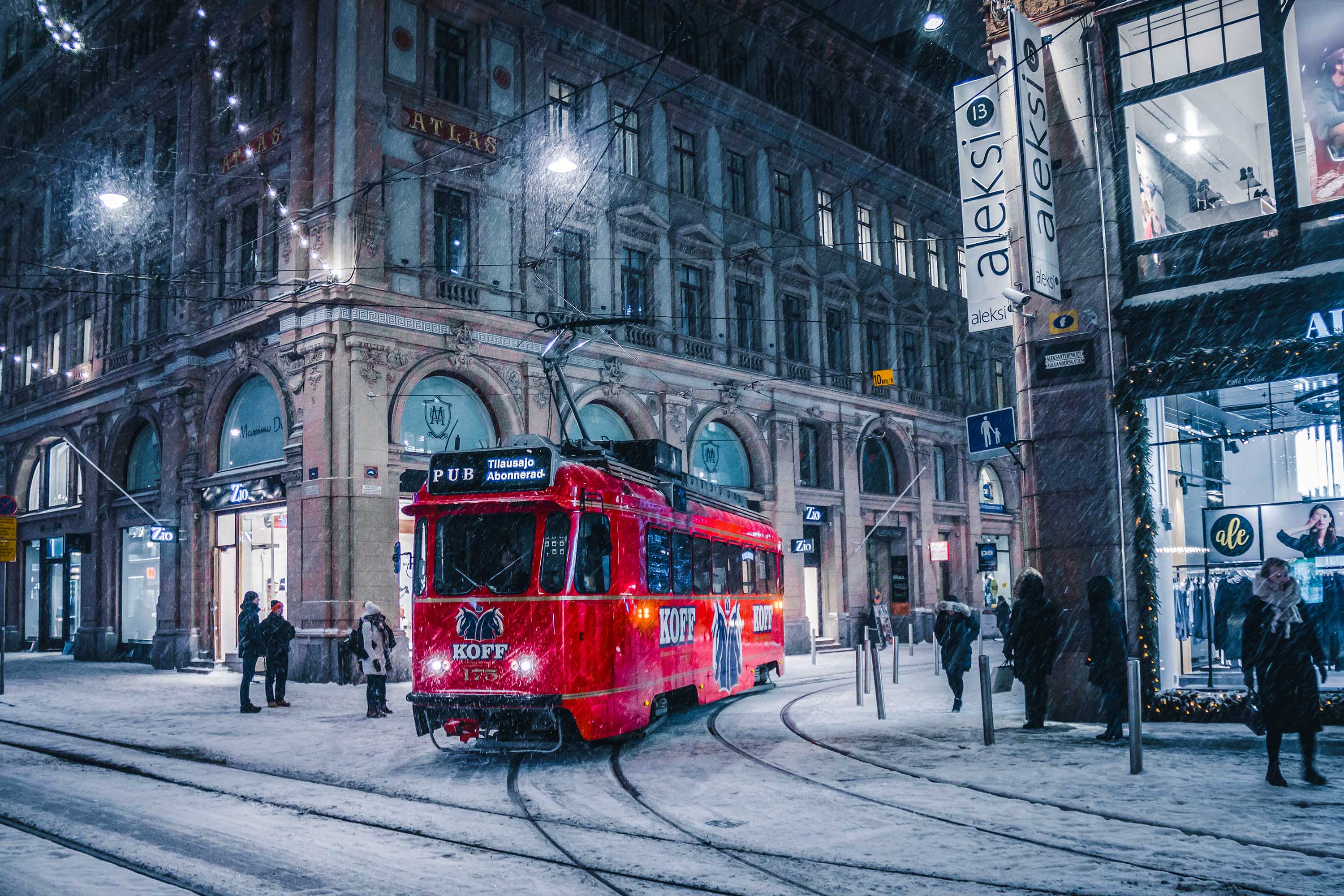 3000x2000 Streetcar Phone Wallpaper: Free 4K & HD Downloads