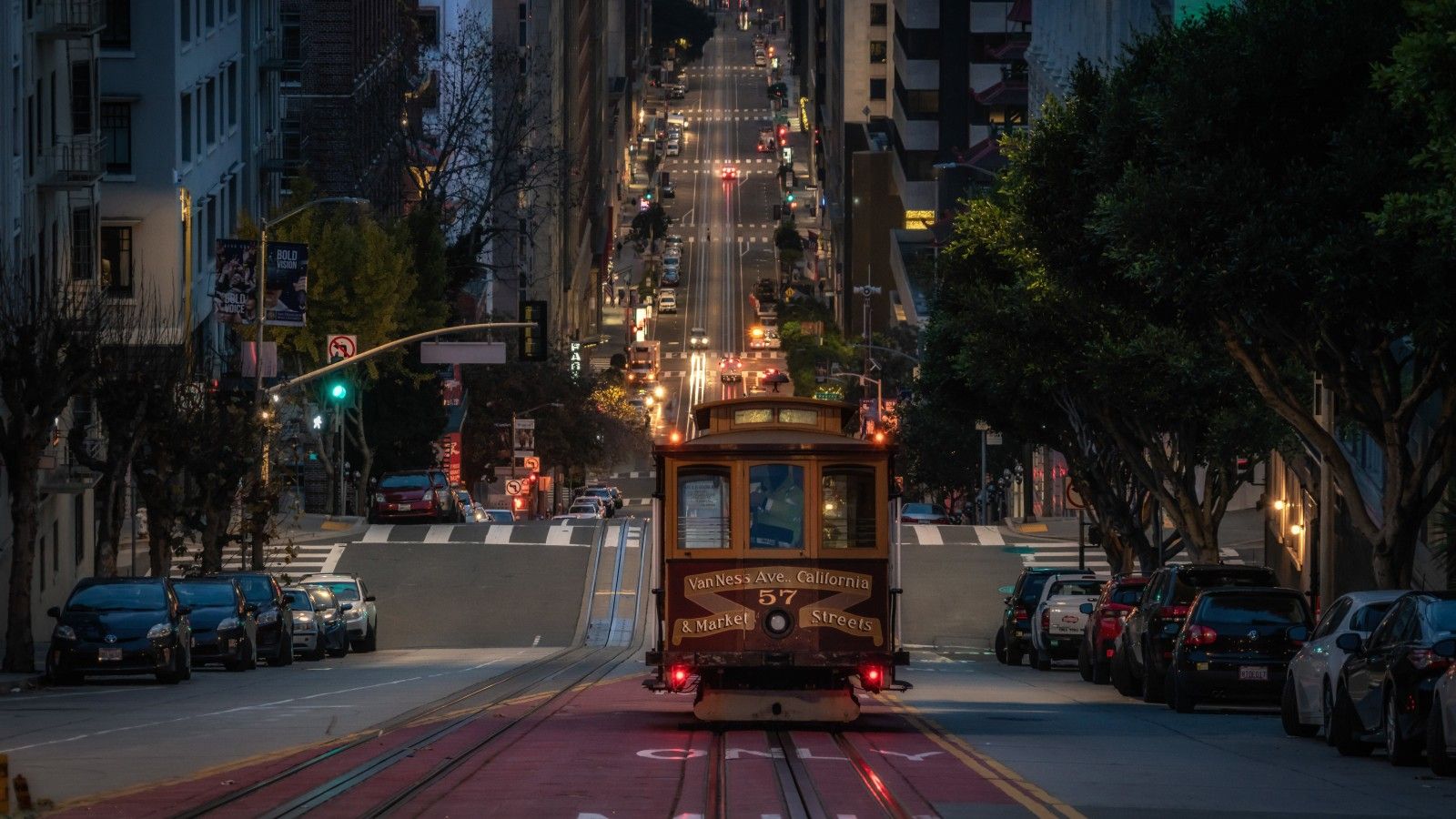 1600x900 California San Francisco Tram During Evening Time 4K 5K HD Travel Wallpaper