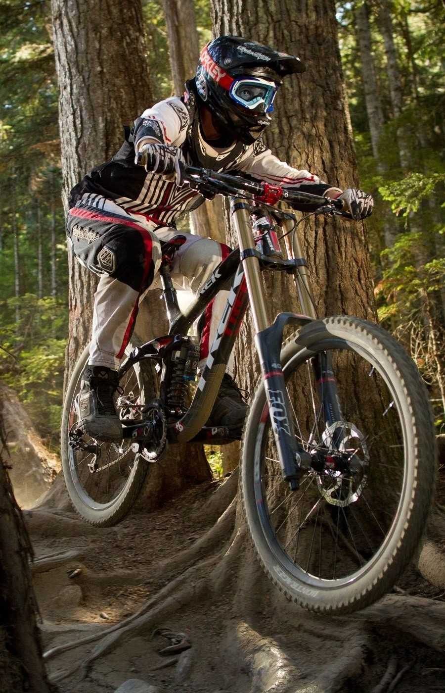 900x1400 Downhill Mountain Biking Wallpaper Free HD Wallpaper