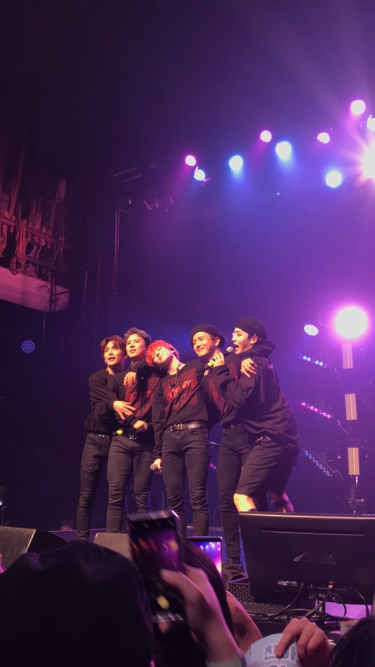 736x1308 Cleo sol concert. Ace wallpaper, Ace kpop concert outfit, Boy groups