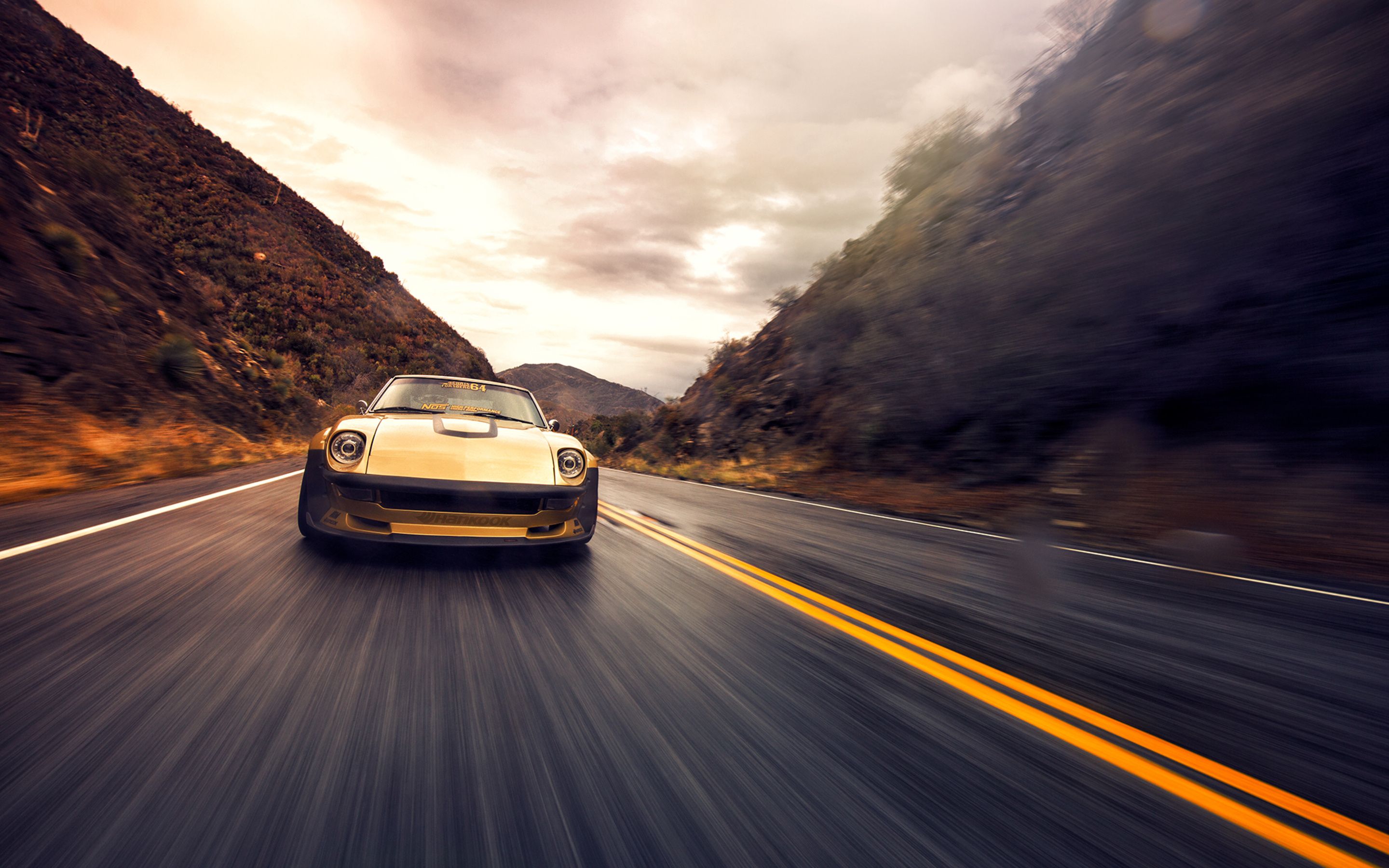 2880x1800 Datsun Wallpaper