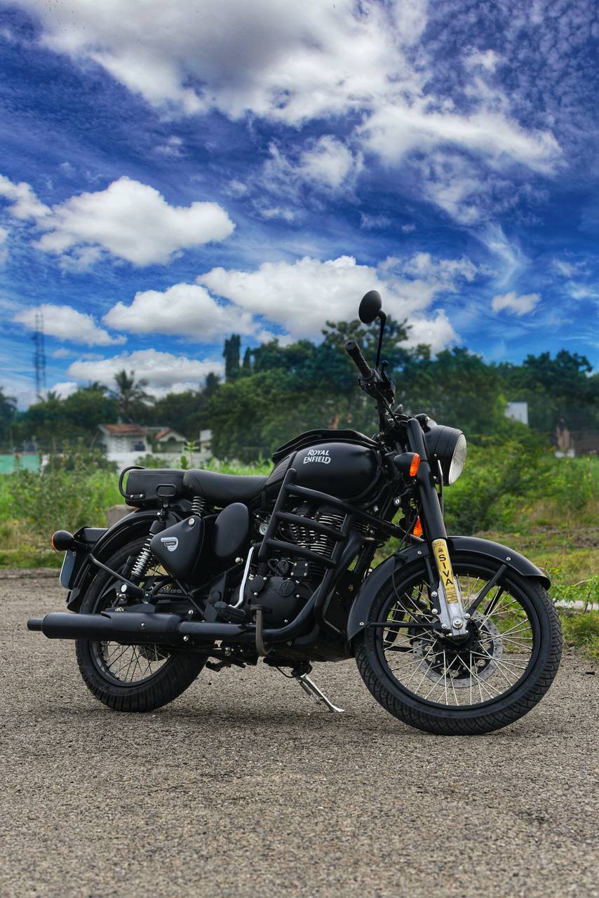 854x1280 Stealth Black Wallpaper Bullet 350 Classic Image HD Royal Enfield Classic 350 Black Photography Royal Enfield Classic