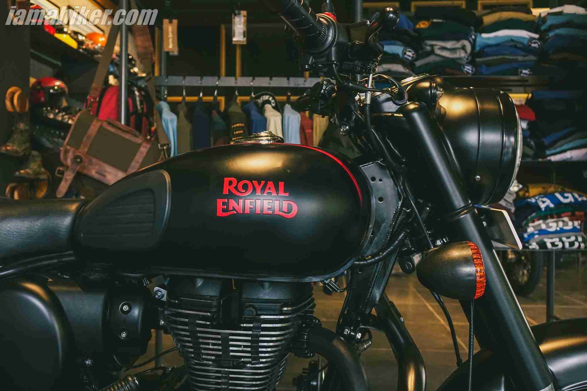 2000x1333 Royal Enfield Classic 350 Stealth Black Wallpaper Royal Enfield Classic 350 Stealth Black Features 2025
