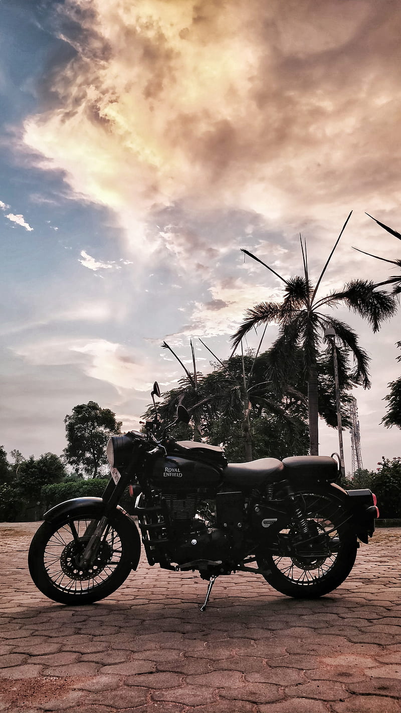 800x1422 Stealth Black Wallpaper Bullet 350 Classic Image HD Royal Enfield, Bike, Black, Classic, Royal Enfield, Stealth Black